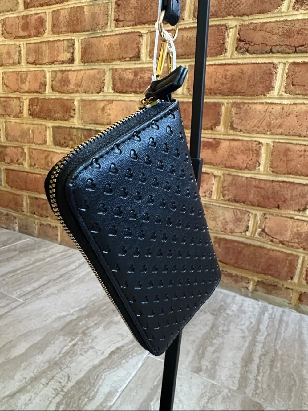 Betsey Johnson Black Multi Heart Zip Around XOKARA Women’s Wallet NWT - Picture 3 of 6